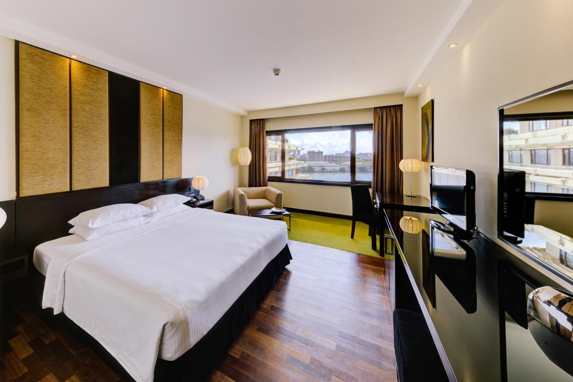 Hotel Cinnamon Lakeside Colombo