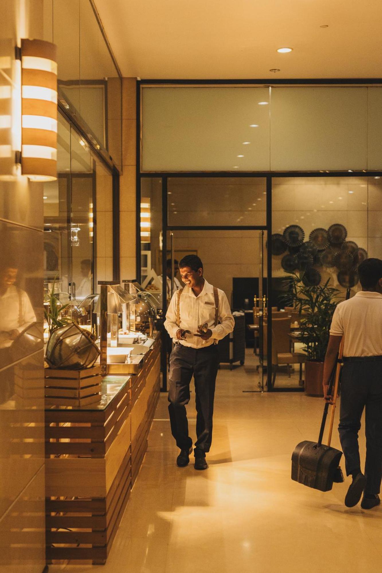 Готель Cinnamon Lakeside 5*