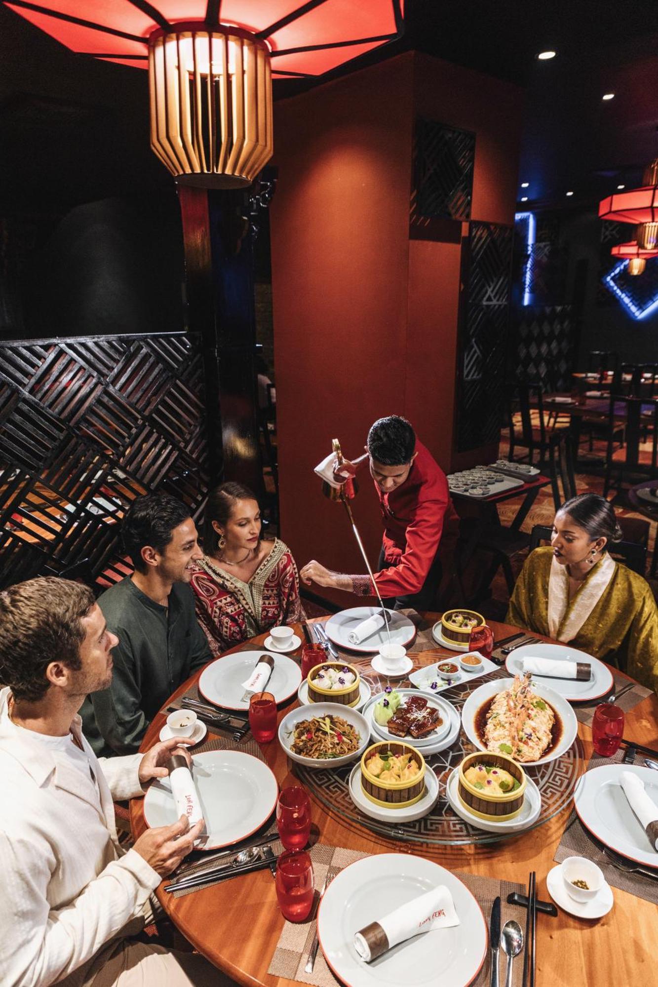Готель Cinnamon Lakeside 5*